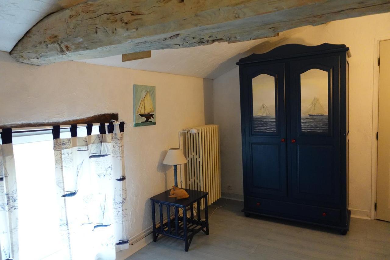 Gite 4 Etoiles Avec Hebergement Insolite - 10 Personnes Foussais Exterior foto